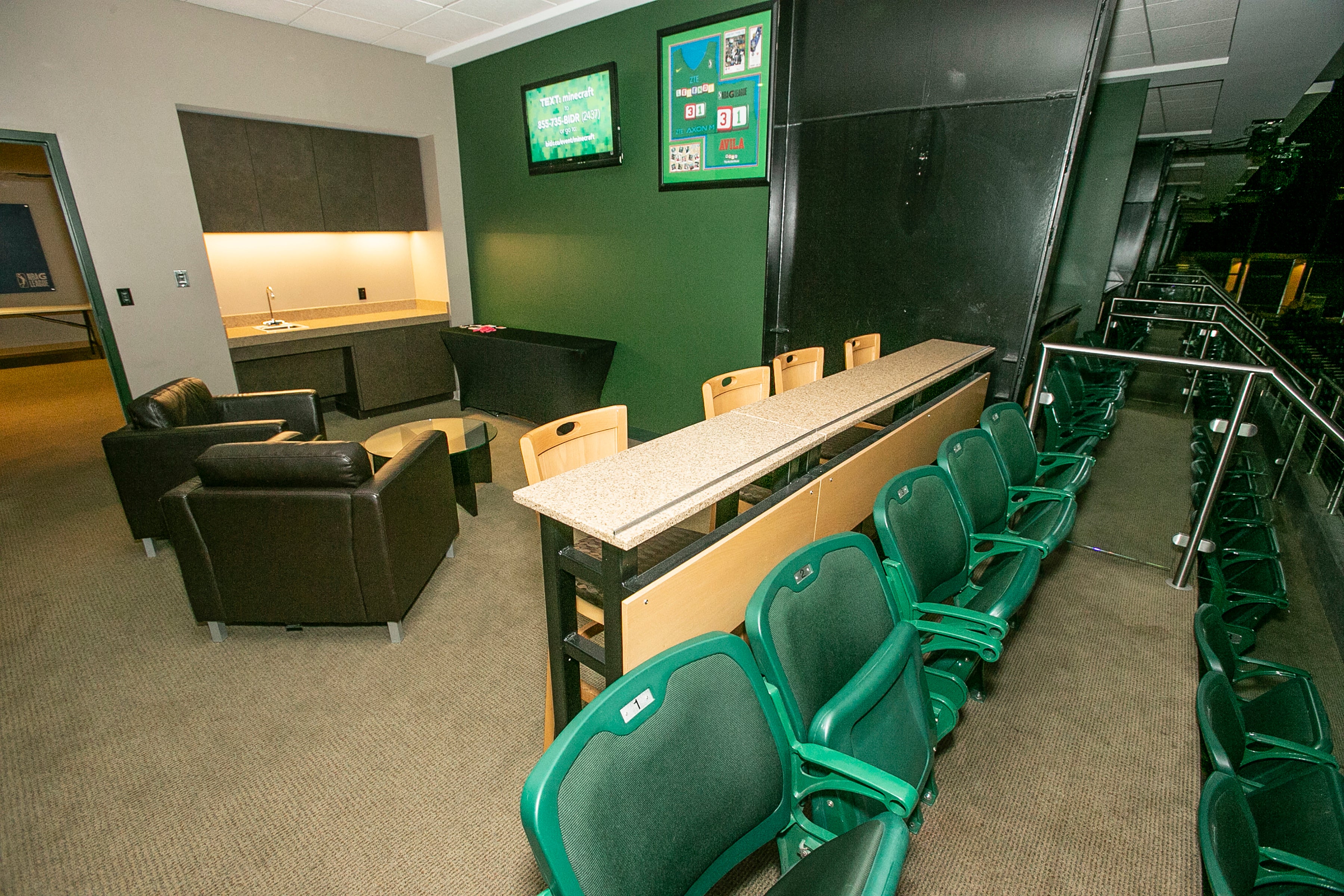 green bay packers suite tickets